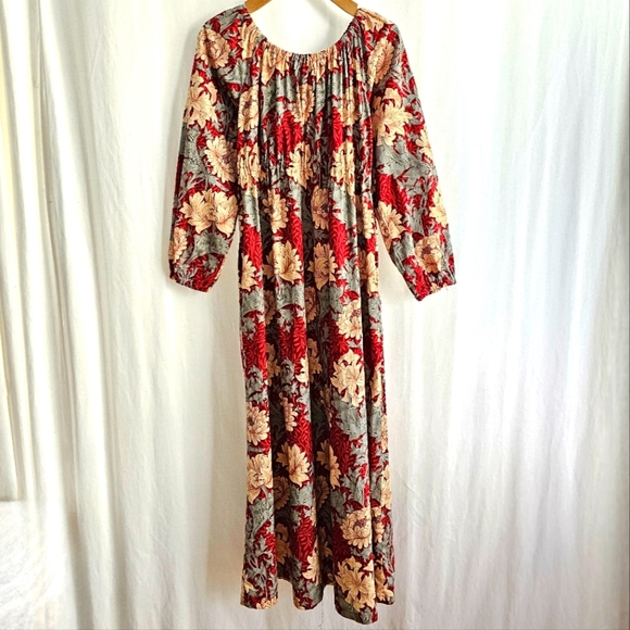 🇨🇦 Honeybea Studio Floral Maxi Dress - Picture 8 of 13